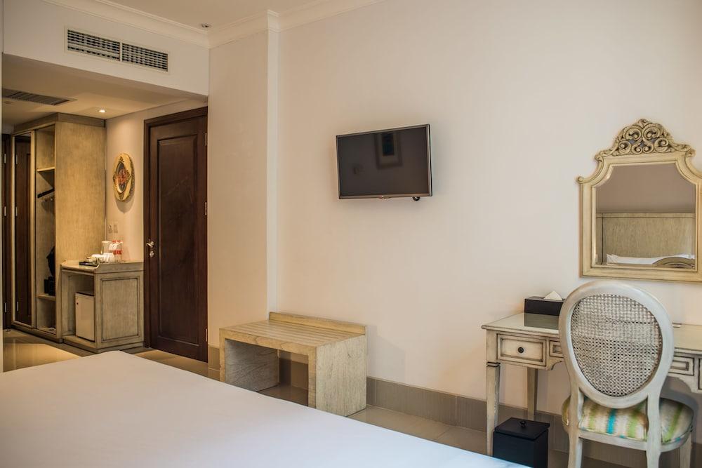 Hotel Santika Seminyak Экстерьер фото