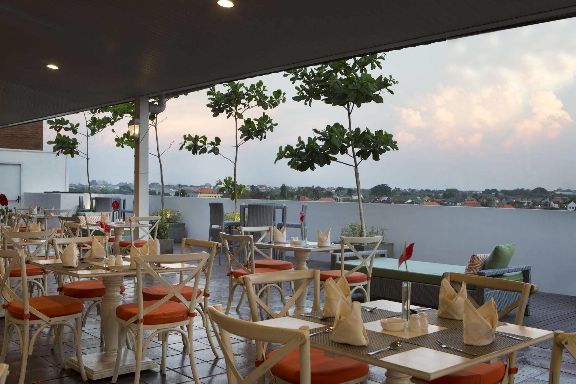 Hotel Santika Seminyak Экстерьер фото