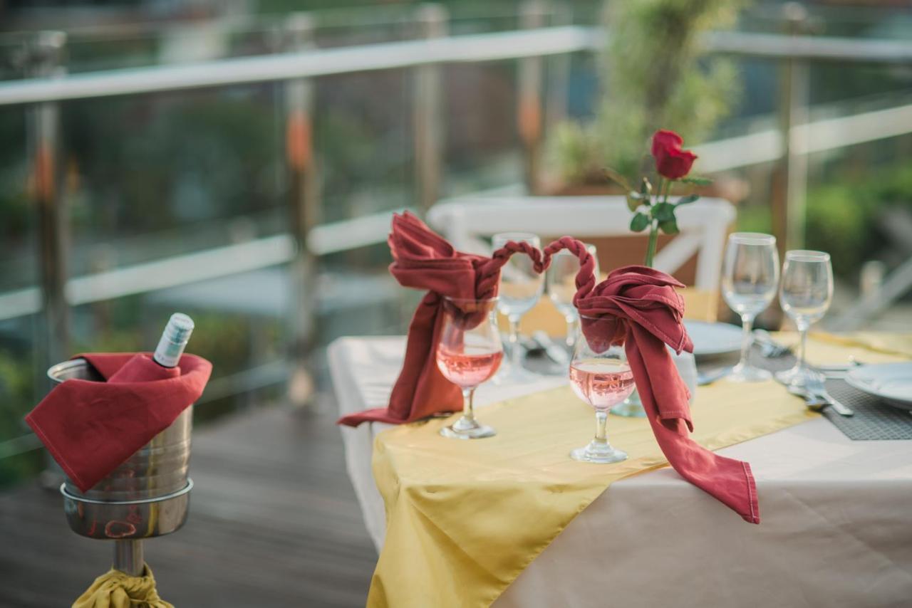 Hotel Santika Seminyak Экстерьер фото