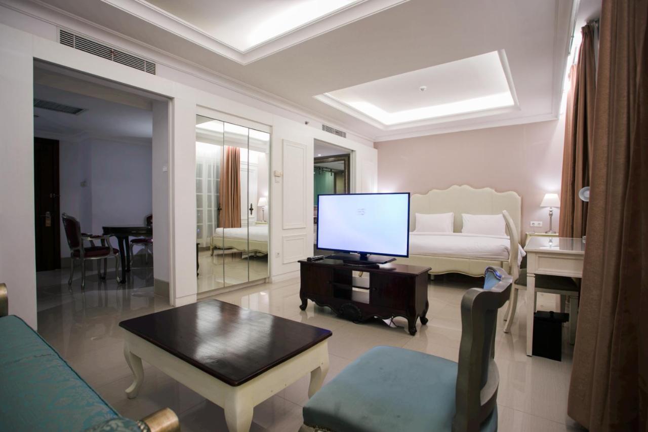 Hotel Santika Seminyak Экстерьер фото