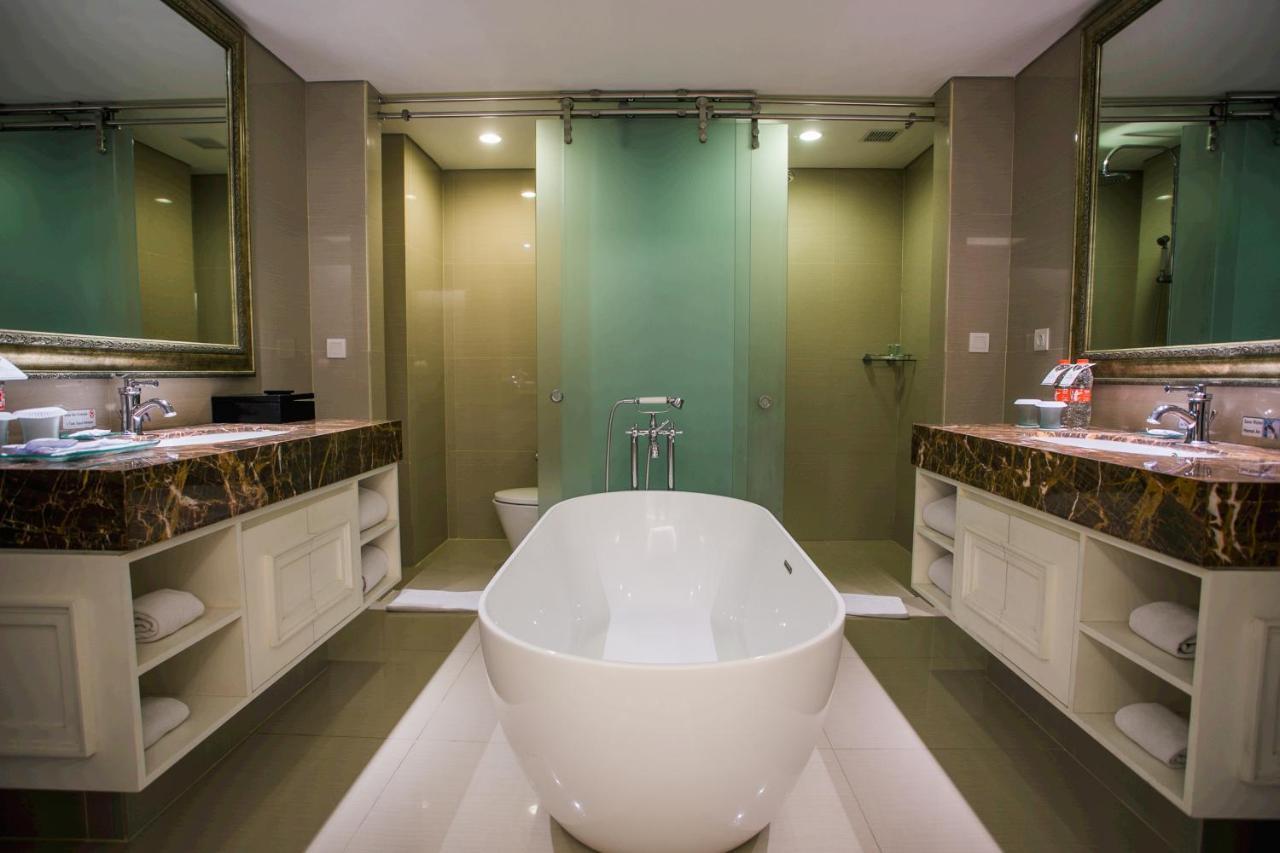 Hotel Santika Seminyak Экстерьер фото